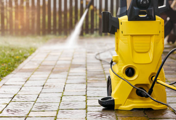 Best Animal Enclosure Cleaning  in Eatons Neck, NY